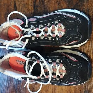 Skechers tennis shoes